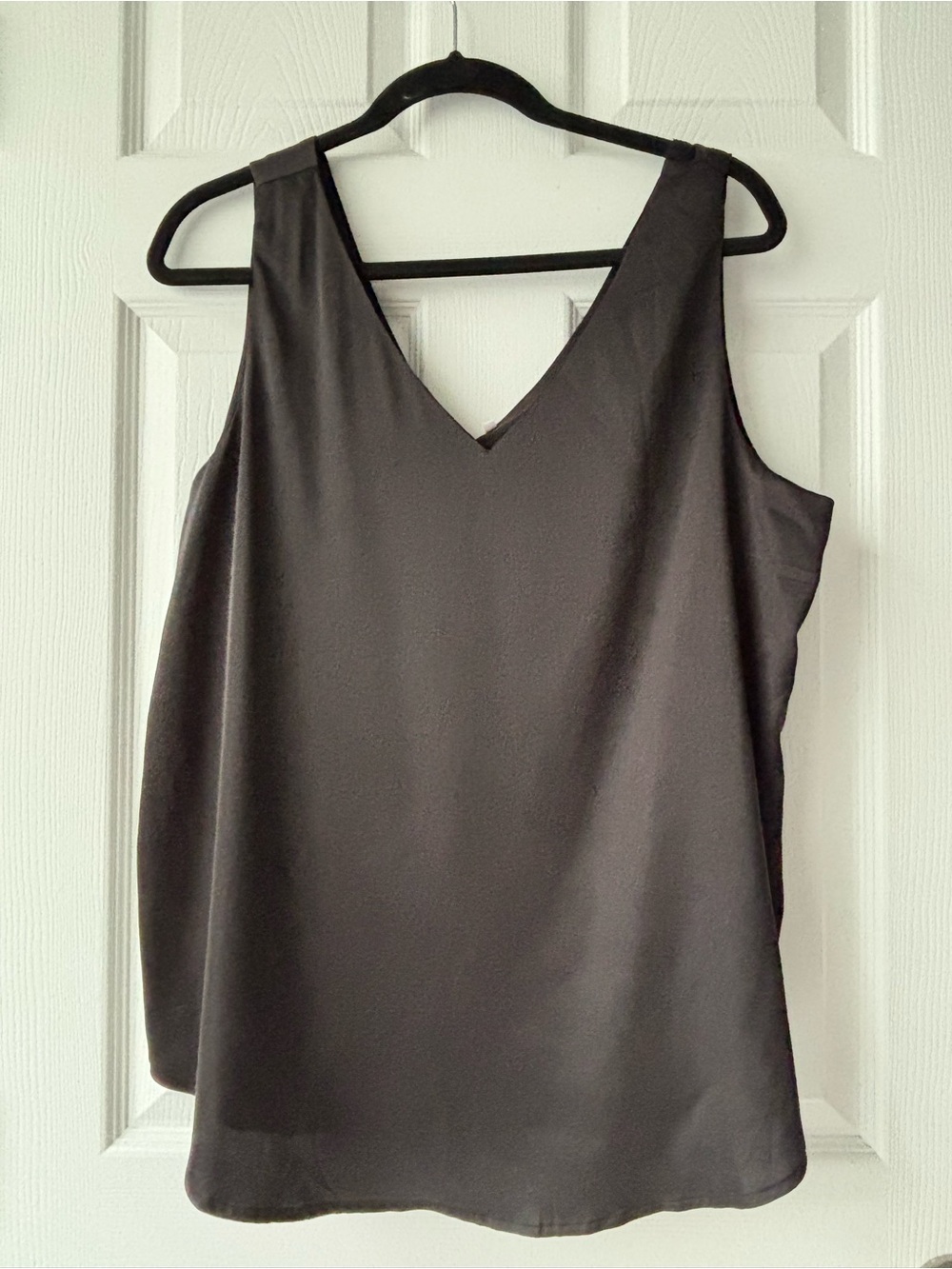 Classic V-Neck Sleeveless Women's Top - Black